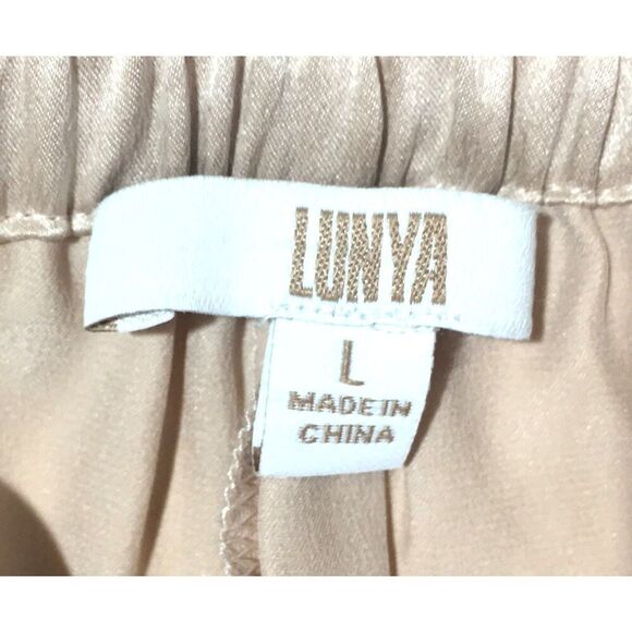 Lunya Washable 100% Mulberry Silk Pajama Shorts Tan Blush Beige, Large NWOT - Picture 2 of 6